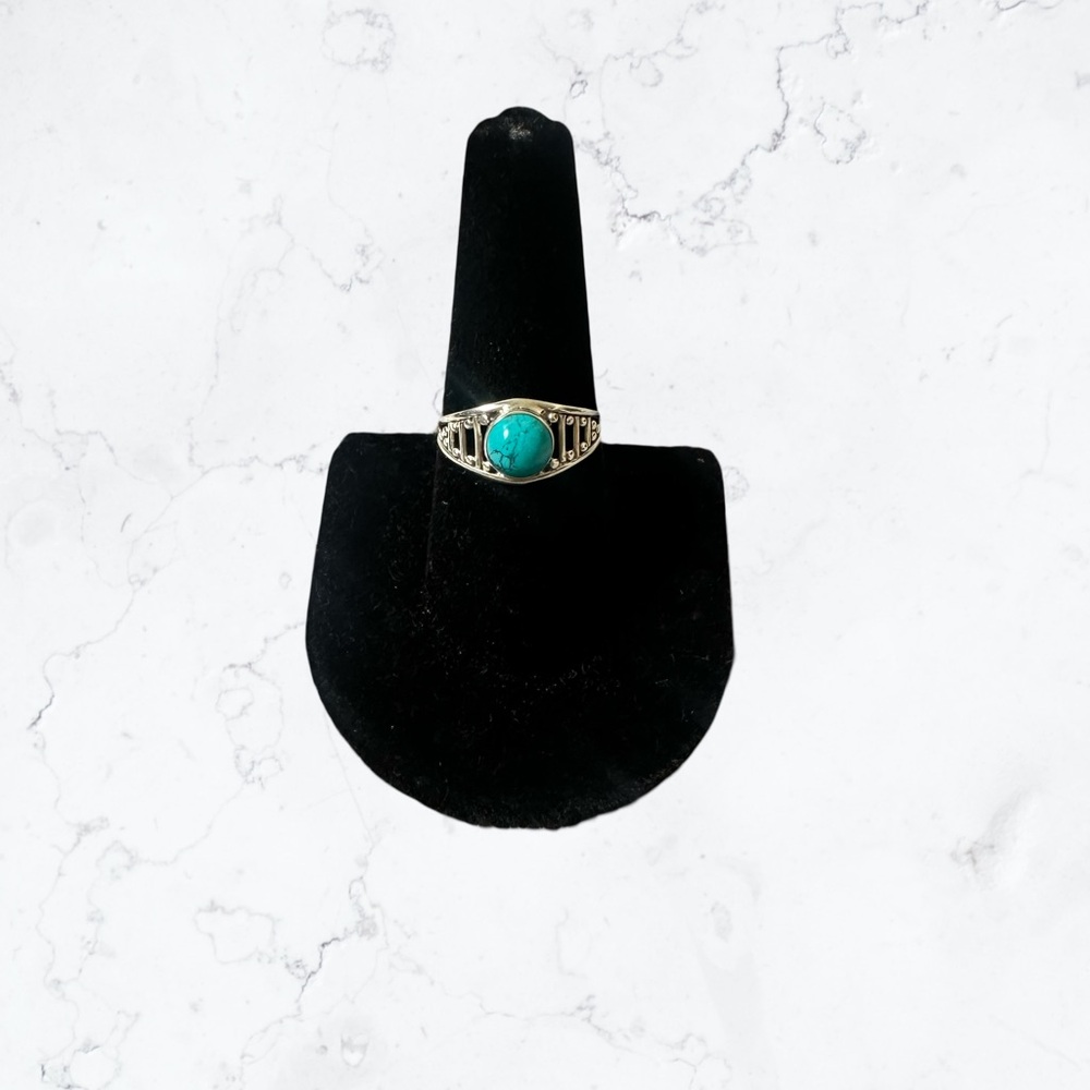 Sterling Silver Turquoise color Howlite Ring – Size 8